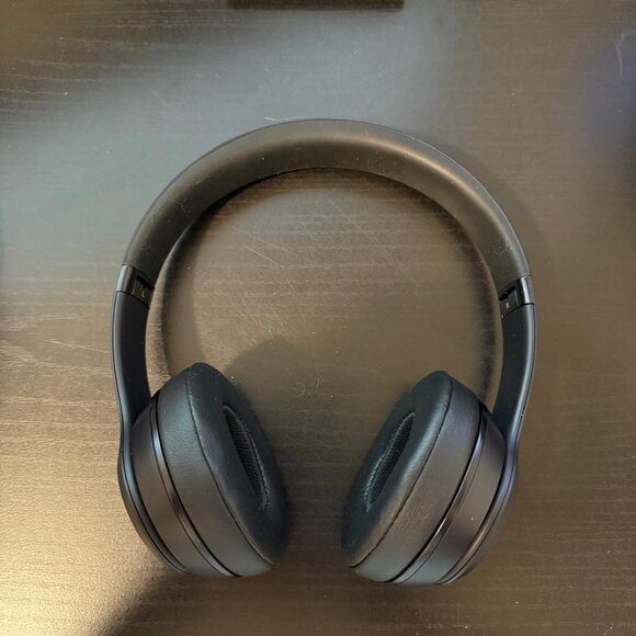 BEATS SOLO3 ON-EAR WIRELESS HEADPHONES - Picture 1 of 5
